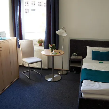 Hotel Am Hillmannplatz Nr.1 2*