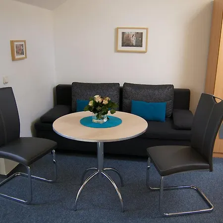 Am Hillmannplatz Nr.1 Hotel 2*