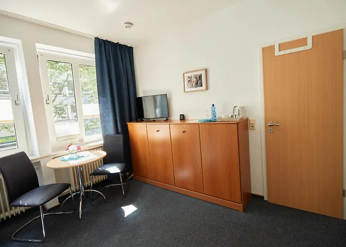 アム ヒルマンプラッツ Nr.1 ホテル